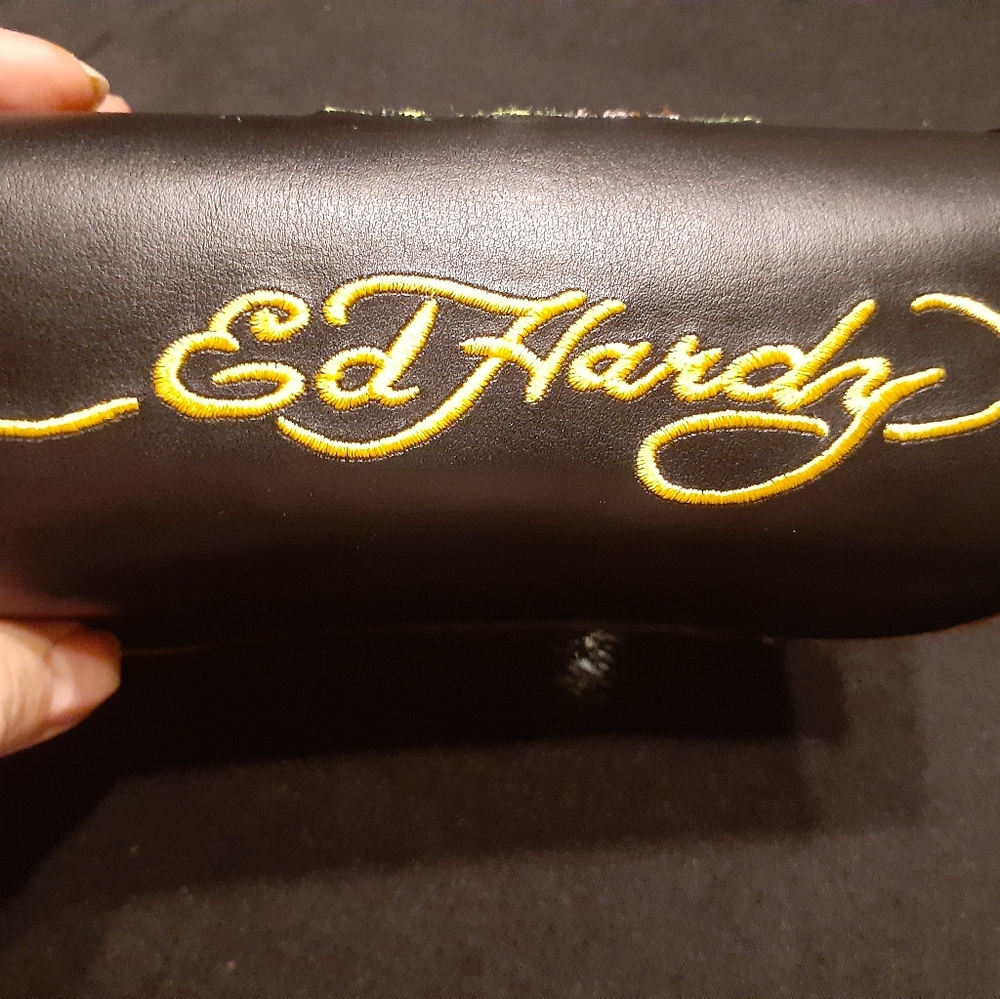Ed Hardy Vintage RARE  Pristine Condition Statement Sunglasses - Picture 4 of 7